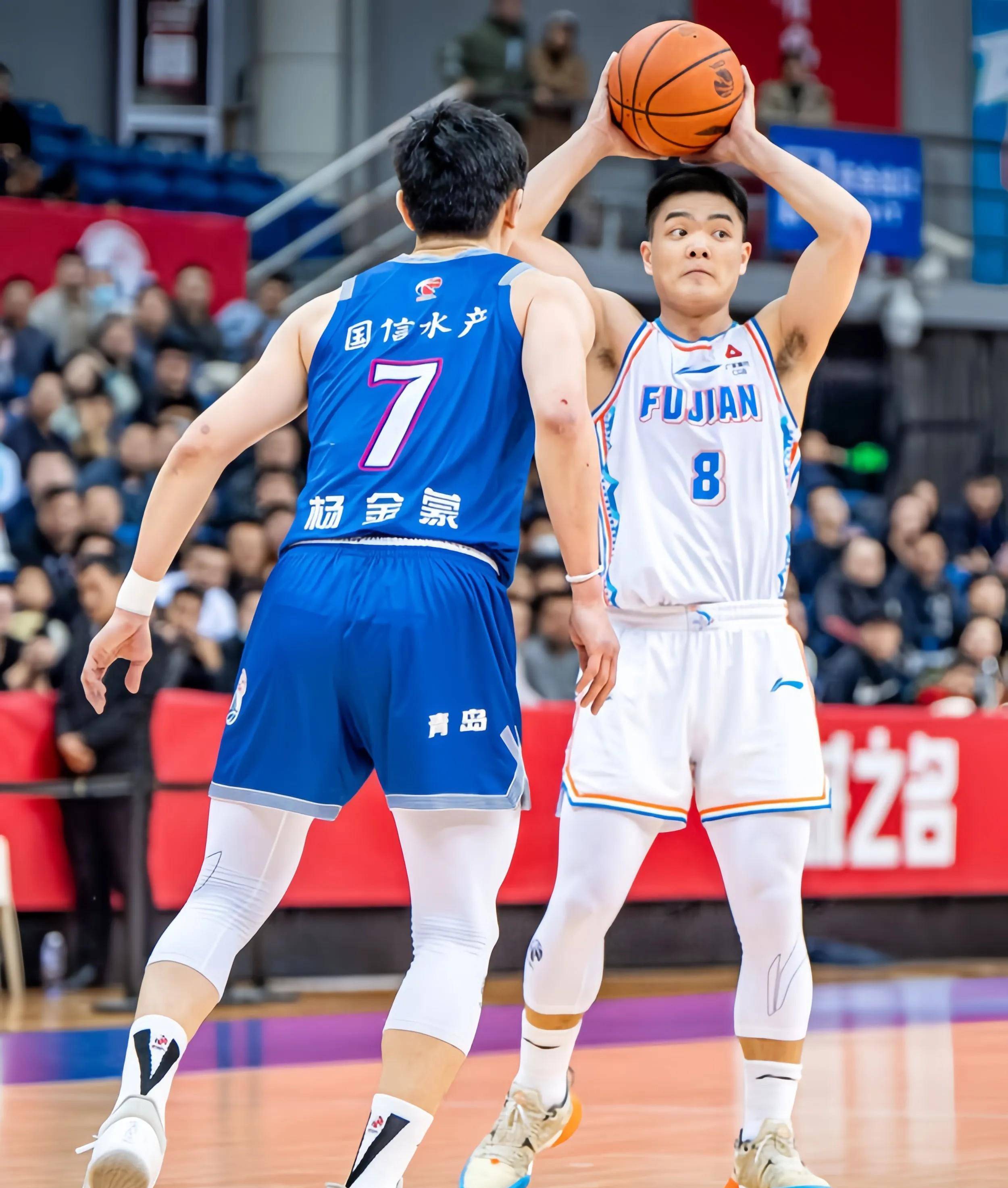 爱游戏-冲刺阶段体能课后；底特律活塞遗憾出局备战CBA常规赛；悬念犹存；赛程密集仍需轮换的简单介绍